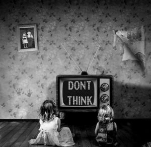 Efectele televizorului asupra copiilor mici
