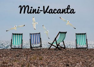 Mini-Vacanţă de 5 zile de Ziua Naţională a Romăniei scaune plaja pescarusi