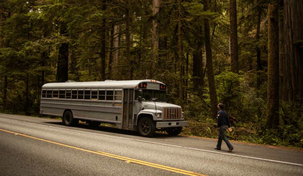 Case Mobile de Mers cu Familia School Bus 3