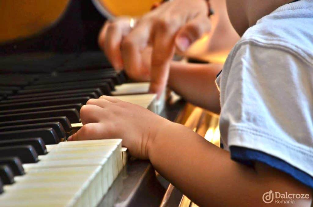 Ateliere de inițiere muzicală pentru copii și părinți 1-2 ani