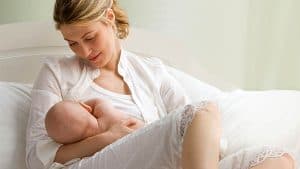 beneficii ale alăptării pentru organismul mamei