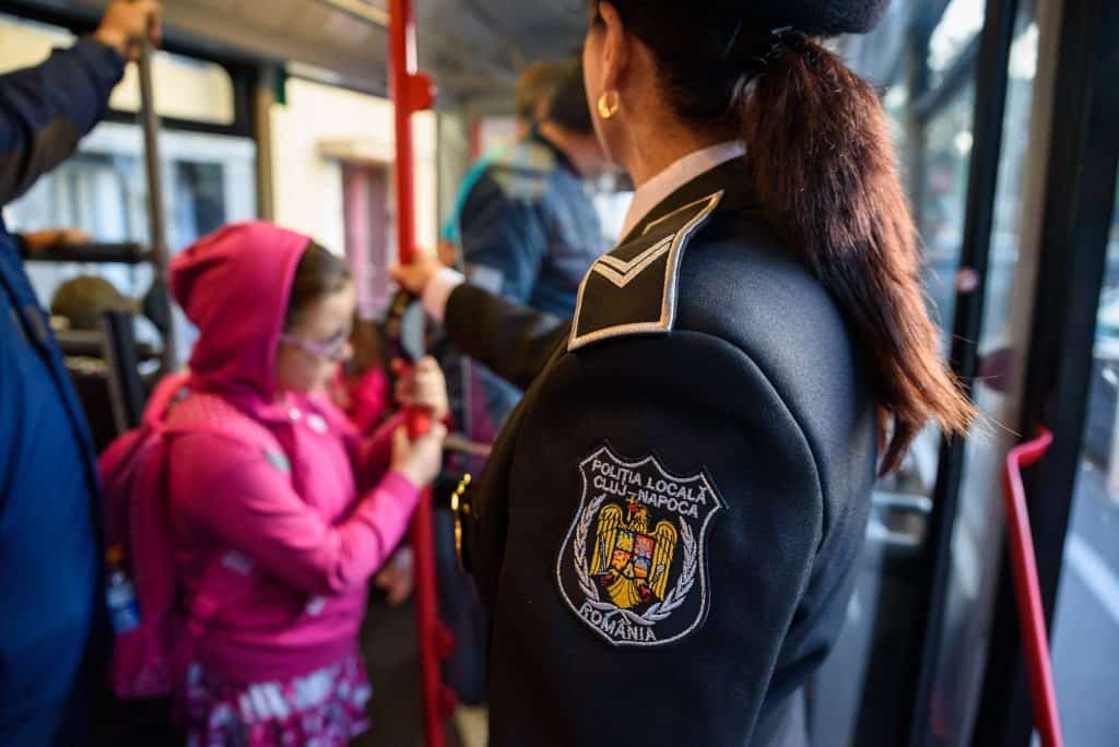 autobuz scolar cluj copii politist local