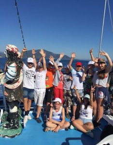 Tabara Internationala de Vara pe Insula Thassos, Grecia copii yacht