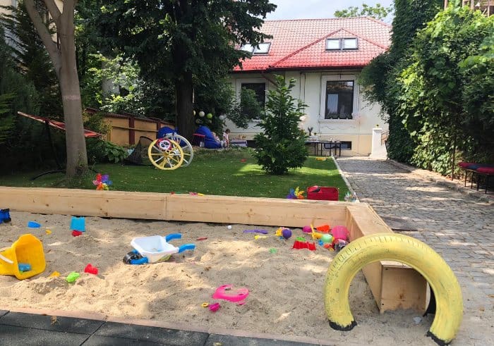 Amai Garden - Gradina cu Loc de Joaca Petreceri in Inima Bucurestiului playground outdoor