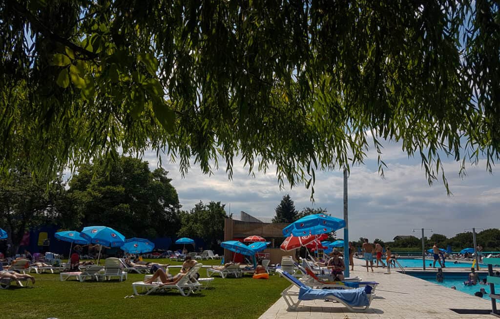 Piscine Family-Friendly In Aer Liber la Bucuresti Plaja 9 piscine