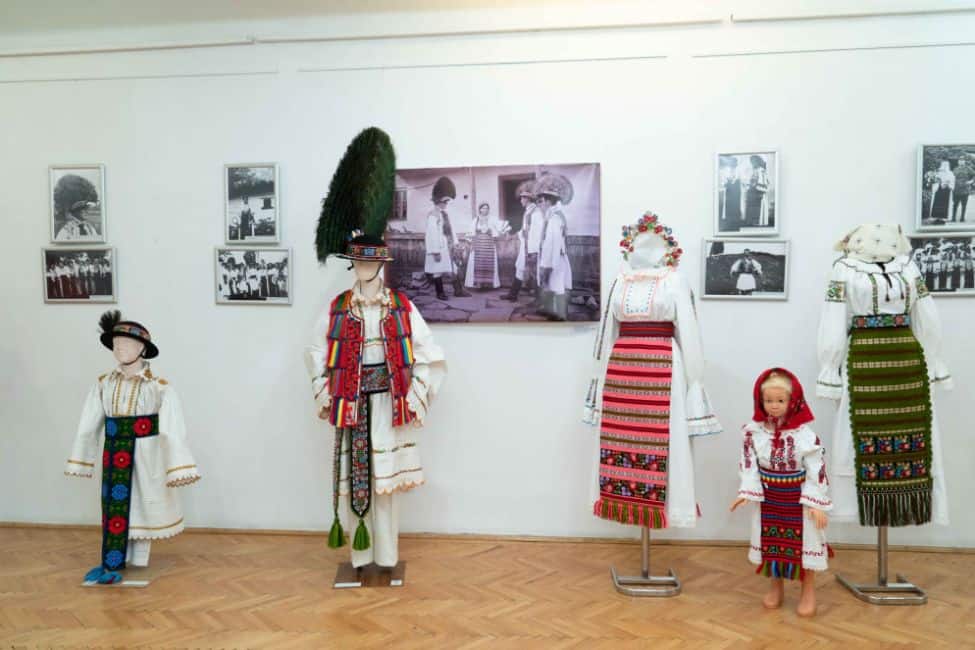 costume Muzeul Etnografic al Transilvaniei