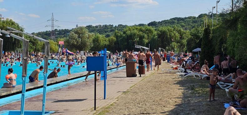 piscine iasi strand municipal