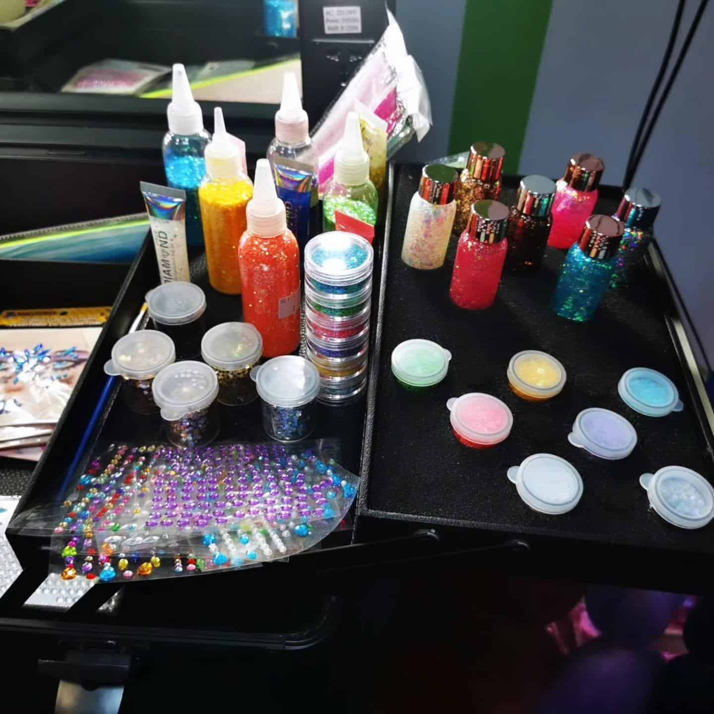 hopa topa land materiale petrecere