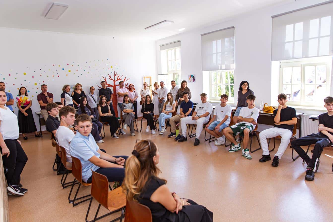 liceul ERI grup elevi liceu
