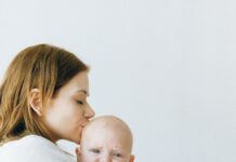 perna alaptare mama bebelus