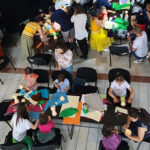 teatrul_luceafarul_iasi_atelier_confectionat_papusi_materiale_reciclabile_1_iunie_2023