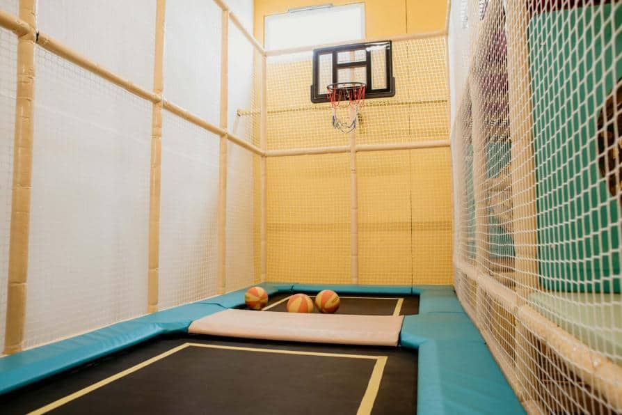 loc de joaca Pingwin Kids oradea 4