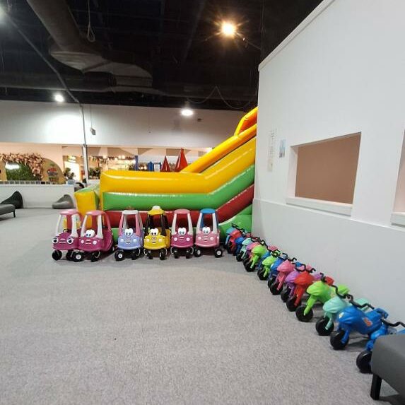 locuri de joaca dumbo land oradea masinute