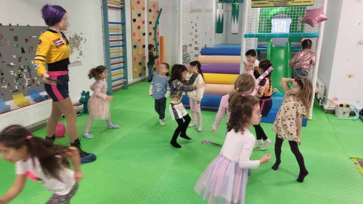 Petrecere copii sector 6 ultima