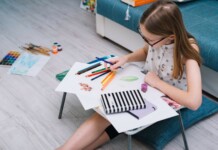 cum_stimulezi_creativitatea_copiilor_prin_desen_si_activitati_de_colorat
