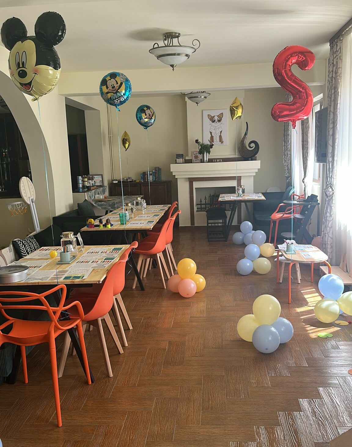 pitulusul cafenea baby-friendly si escape in familie interior